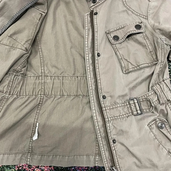 LOFT Beige Utility Jacket - Picture 5 of 7